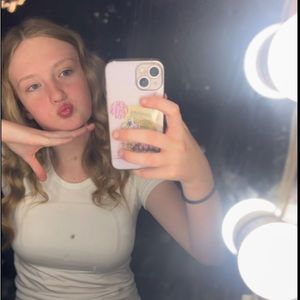 Meet your Posher, Maci